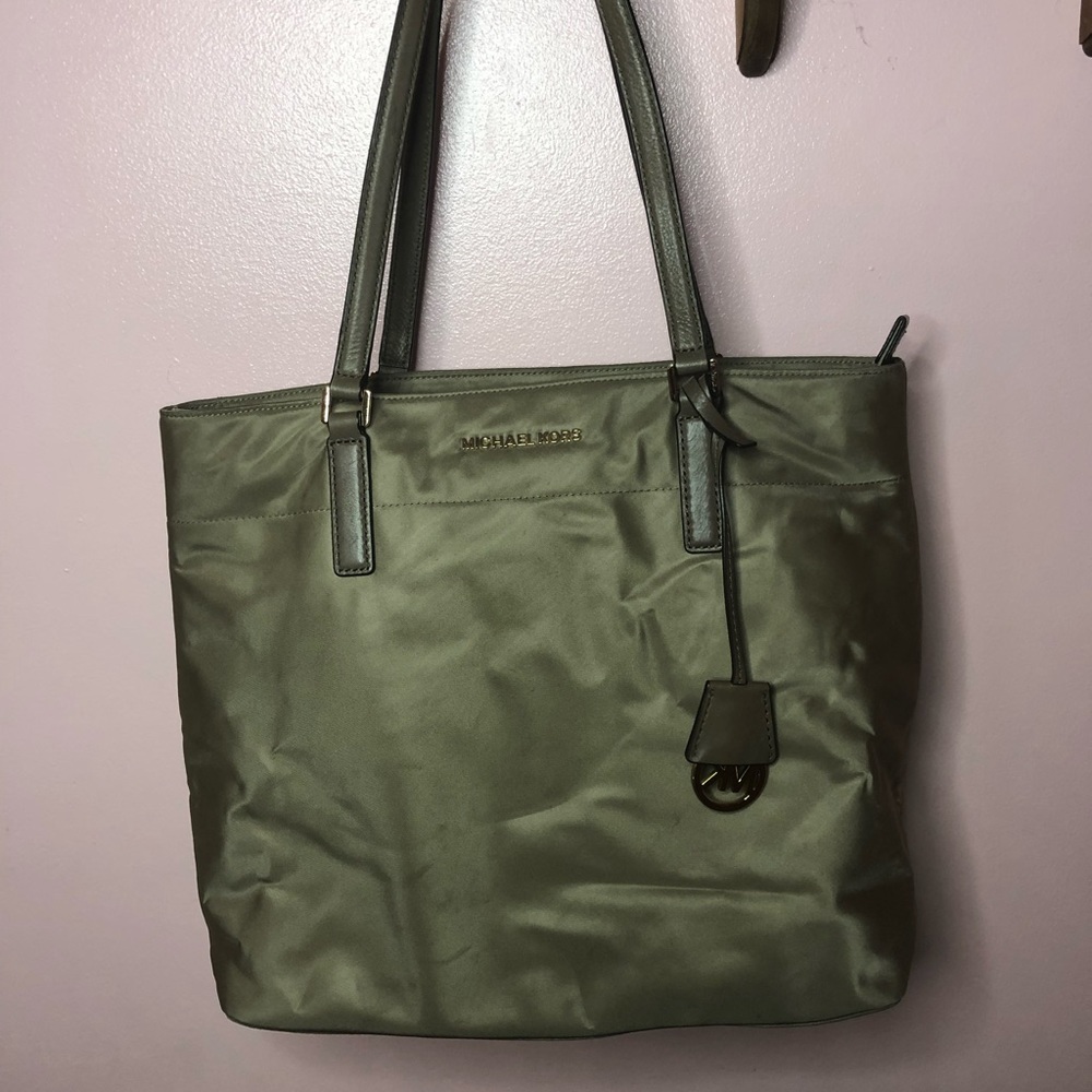 Micael Kors purse